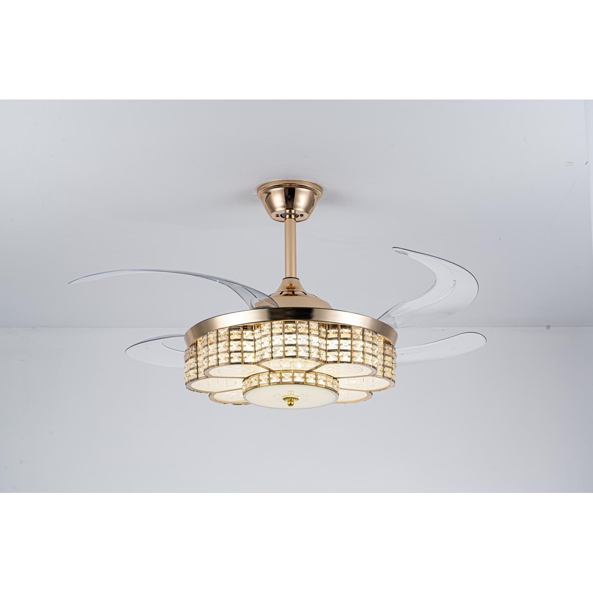 48" Ceiling Fan With Retractable Blades, Indoor Ceiling Fan With Light with Remote Control, Noiseless Reversible Motor - Gold
