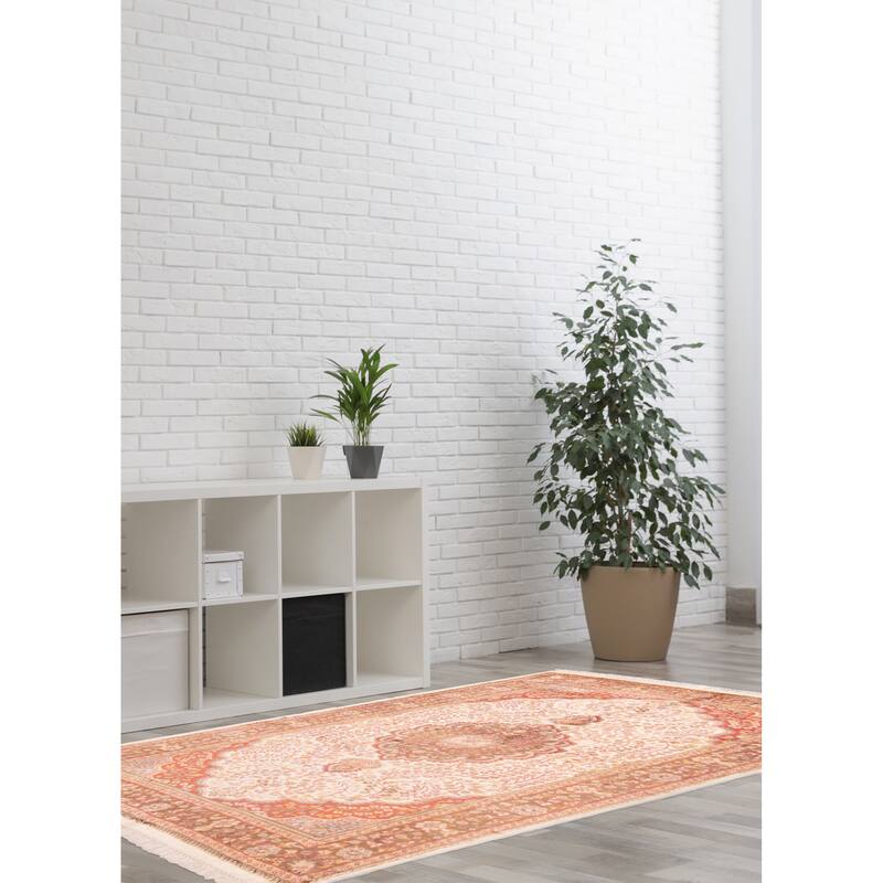 ECARPETGALLERY Hand-knotted Kashmir Cream Viscose Rug - 4'0 x 6'7