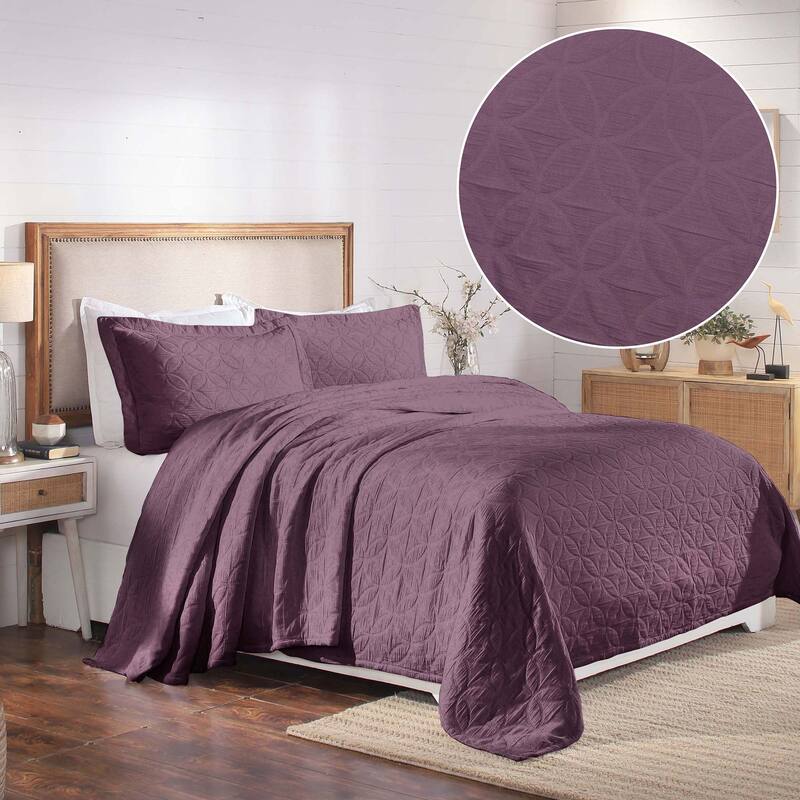 Superior Serenity Cotton Matelasse Jacquard Celtic Circle Bedspread Set - Lilac - Queen - 3 Piece