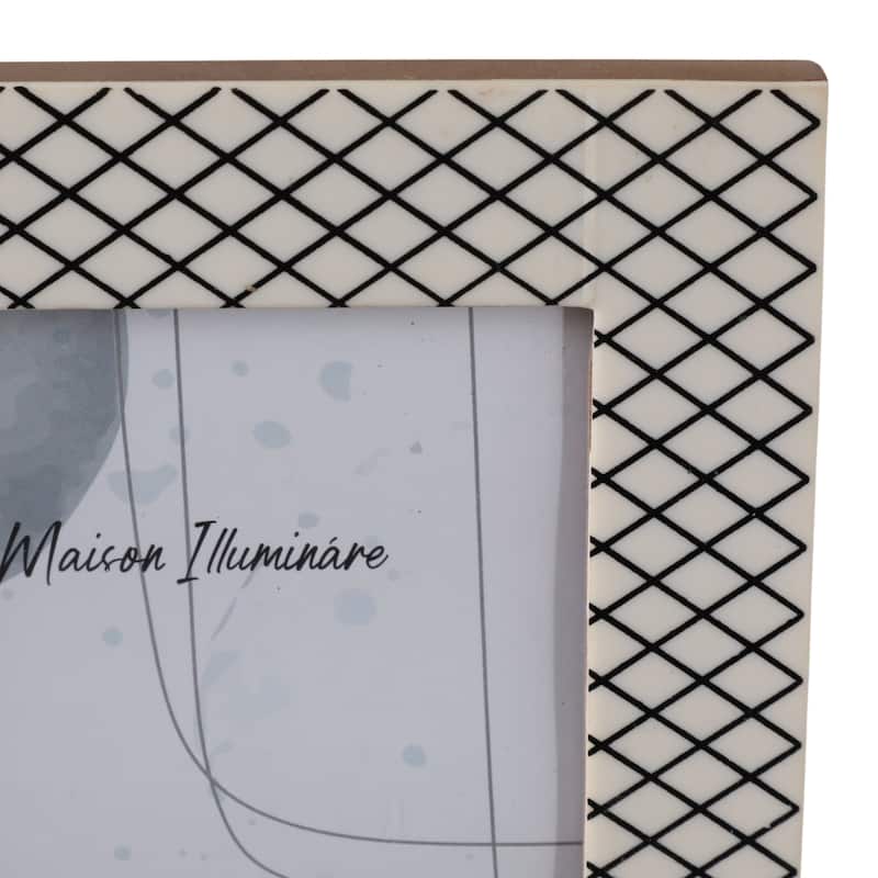 Resin Modern Picture Frame Geometric Design and Textured Detailing