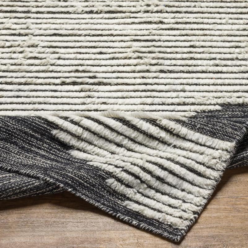 Livabliss Casual Apache Graphic Area Rug