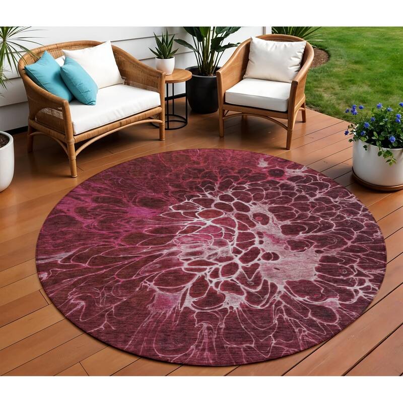 HomeRoots Abstract Transitional Rectangle Outdoor Rug - 8' Round