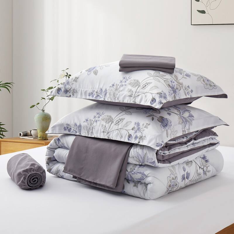All Season Floral Printed Reversible 7-Piece Bed in a Bag With Sheet Set