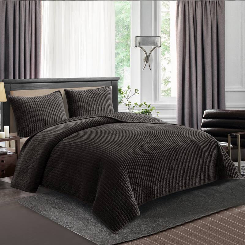Wonderful Velvet 3 Piece Quilt Set