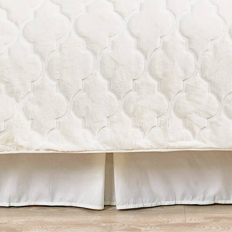FauxFur Moroccan Design 7-piece Embroidered Quilt Set