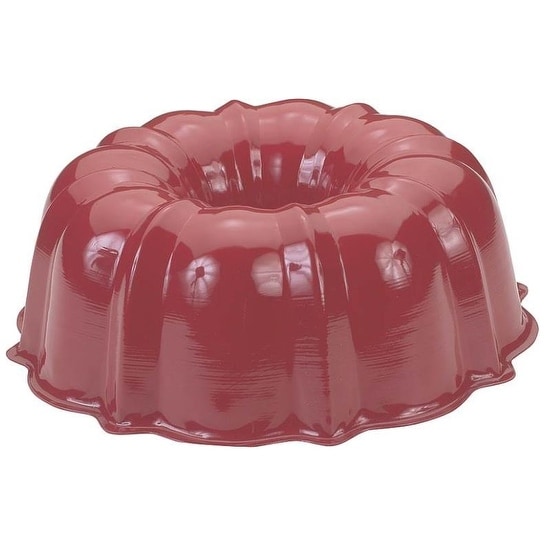 https://ak1.ostkcdn.com/images/products/is/images/direct/8d0da2091feb78b9855e7be7ff516343fc88f43e/Nordic-51122-Ware-Formed-Bundt-Cake-Pan%2C-12-Cup.jpg
