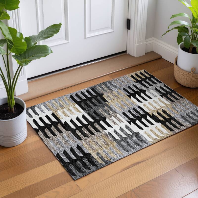 Machine Washable Indoor/ Outdoor Modern Stacks Chantille Rug