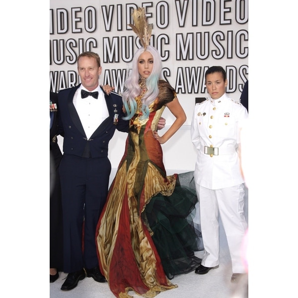 Lady gaga 2024 alexander mcqueen vma