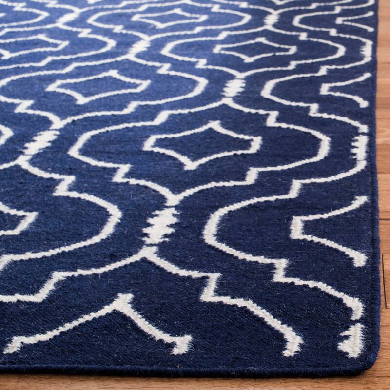 SAFAVIEH Handmade Flatweave Dhurries Lamprini Modern Moroccan Wool Rug