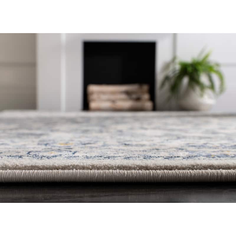 SAFAVIEH Serenity Chizuru Traditional Oriental Rug