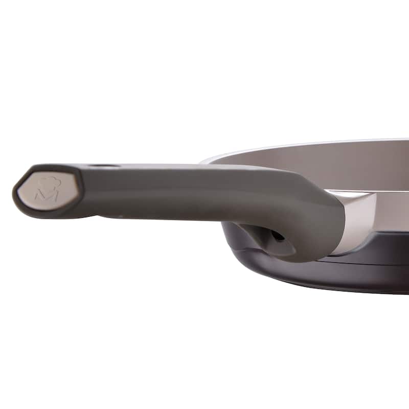 MasterPRO Gastro Titanium Collection 2-Piece Durable Cast Aluminum Fry Pan Set