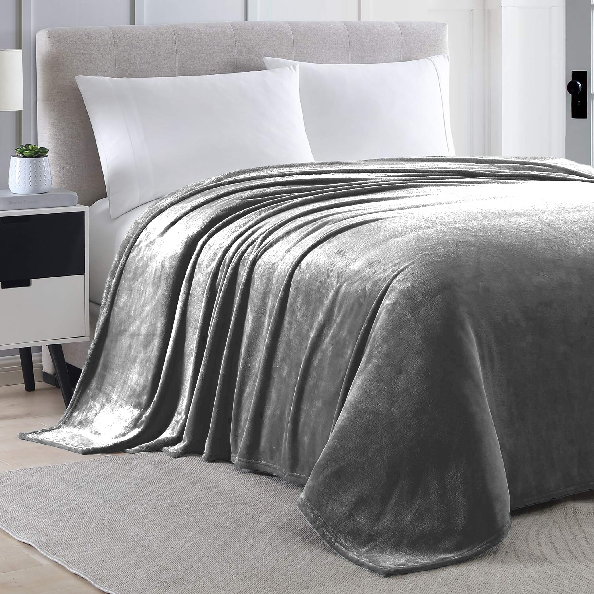 Extra Soft Cozy Microfiber Solid Color Throw Picnic Sofa Bed