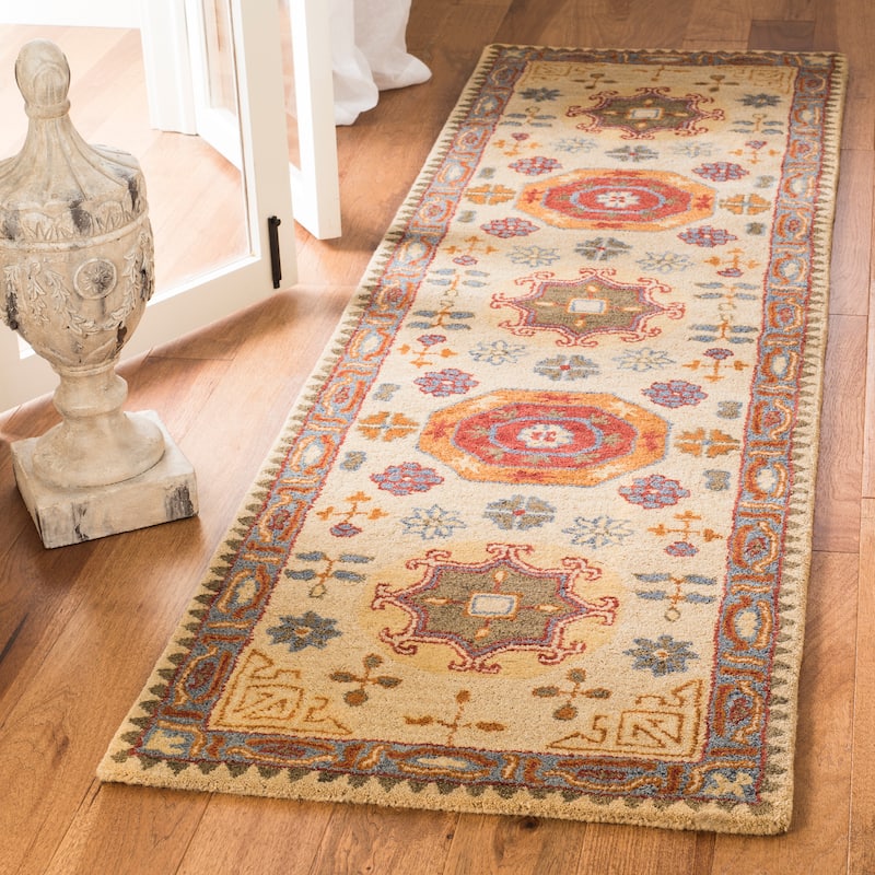 SAFAVIEH Handmade Heritage Damask Vine Traditional Oriental Wool Rug - 2'3" x 12' Runner - Beige/Multi