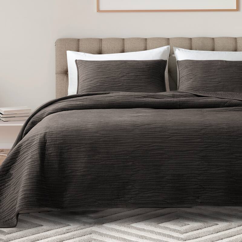 Wonderful Velvet 3 Piece Quilt Set