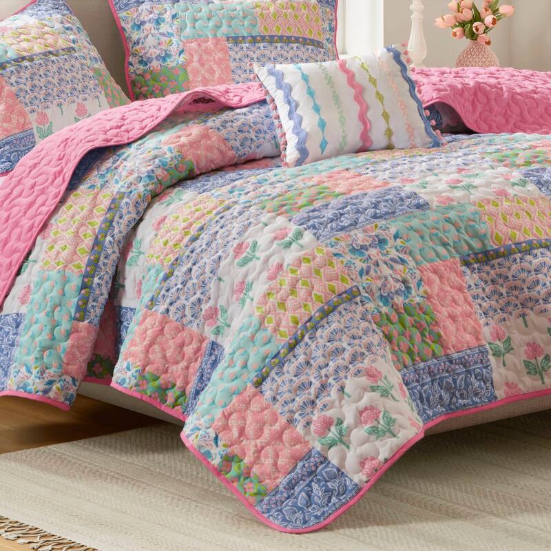 Intelligent Design Nellie Quilt Set