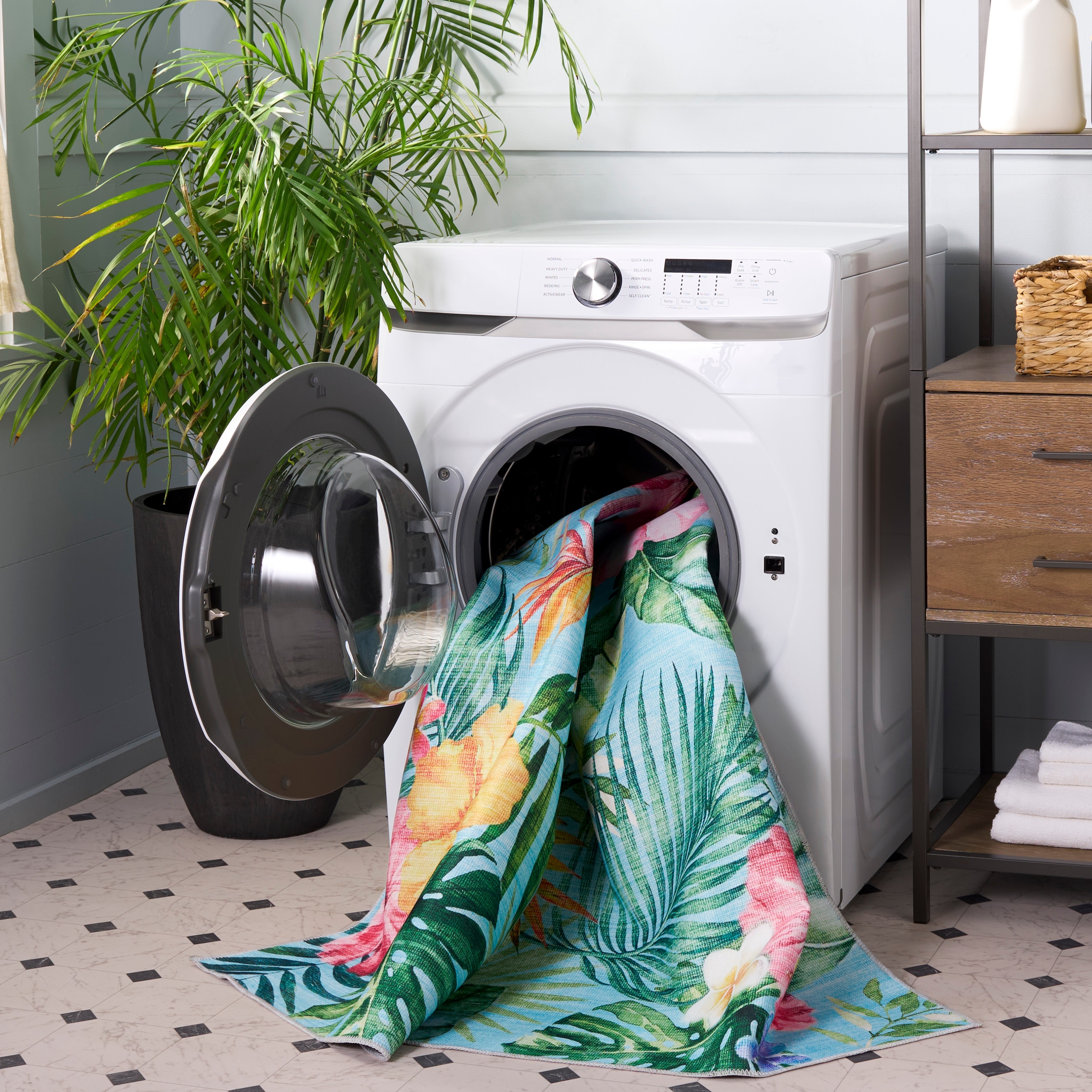 SAFAVIEH Malibu Mervi Machine Washable & Slip Resistant Rug