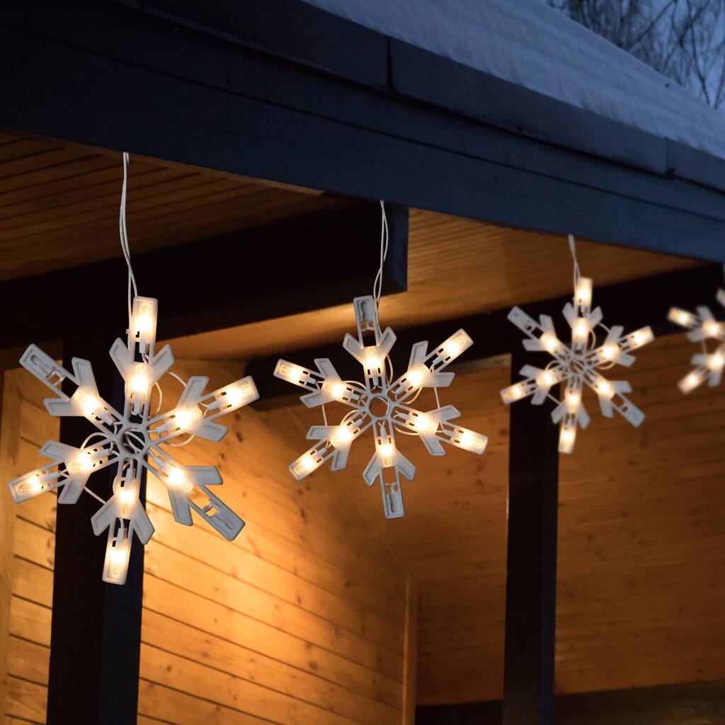 Twinkling Icicle Snowflake Christmas Lights - Clear - 8.6' White Wire - 100ct