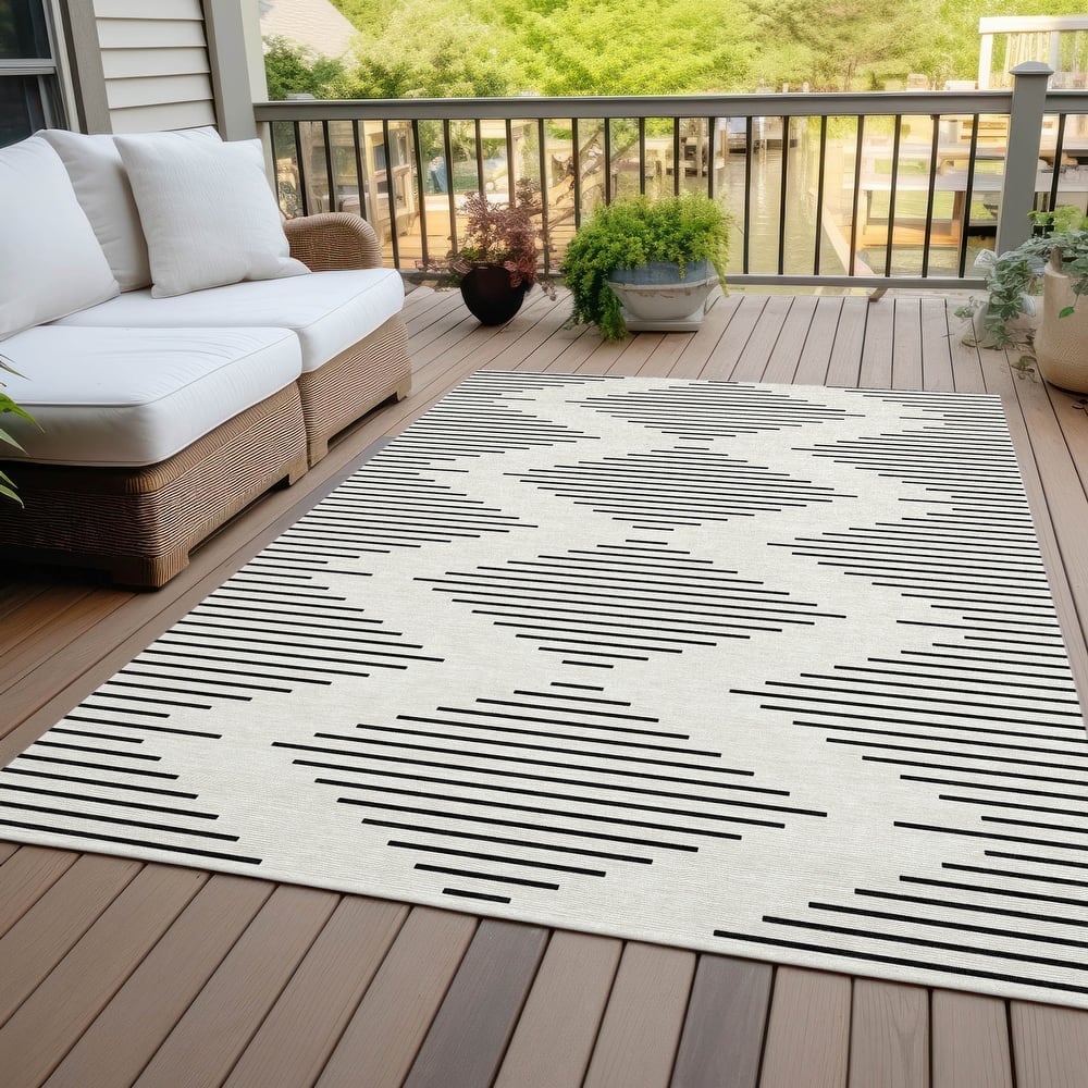 Machine Washable Indoor/ Outdoor Modern Stripe Chantille Rug