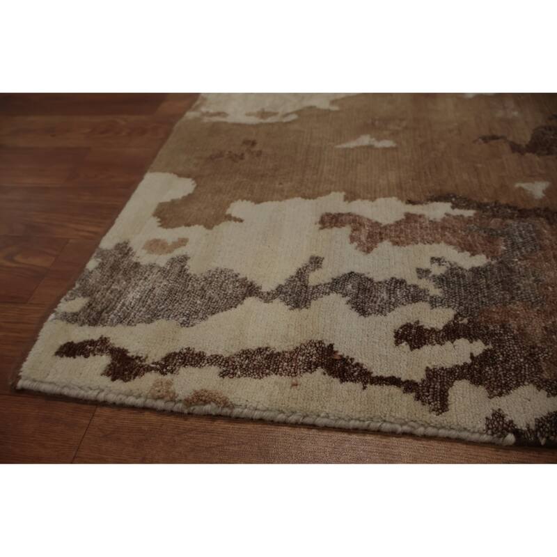 Hand Knotted Oriental Wool & Silk Carpet Modern All-Over Beige & Ivories Gabbeh Area Rug - 7' 4'' X 5' 4''