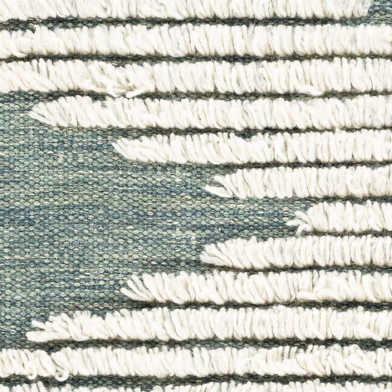 Livabliss Casual Apache Graphic Area Rug