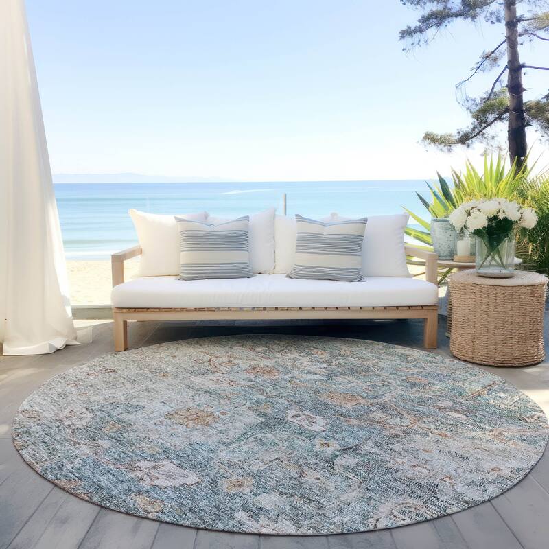 Machine Washable Indoor/ Outdoor Chantille Distressed Traditional Rug - Green - 8' x 8'