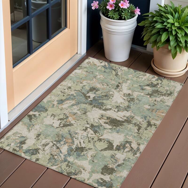 HomeRoots Floral Transitional Rectangle Outdoor Rug - 3' x 5'