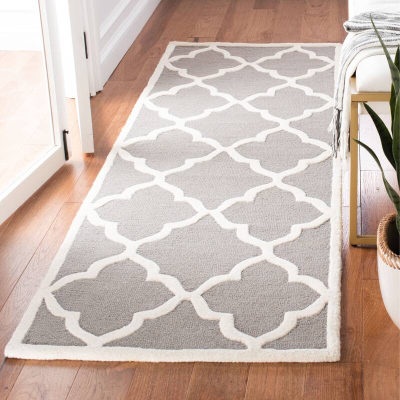 SAFAVIEH Handmade Cambridge Justina Modern Moroccan Wool Rug