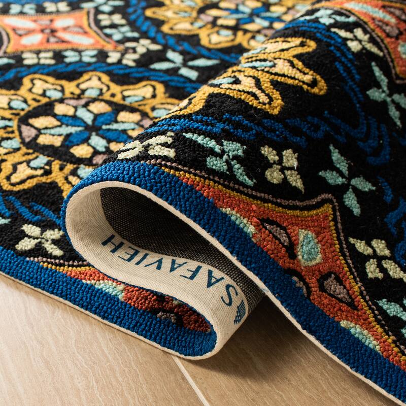 SAFAVIEH Handmade Four Seasons Paunka Floral Rug