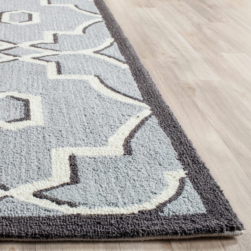 SAFAVIEH Handmade Four Seasons Indrishka Floral Rug