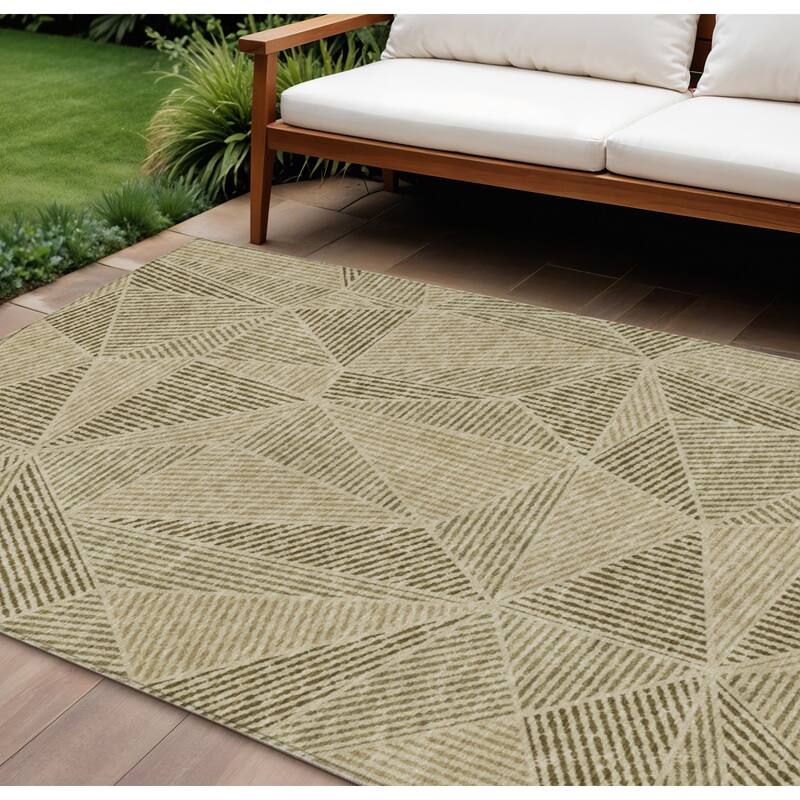 HomeRoots Geometric Transitional Rectangle Outdoor Rug - 8' X 10'