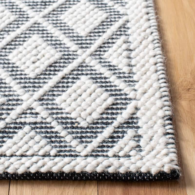 SAFAVIEH Handmade Natura Dzuvita Wool Rug