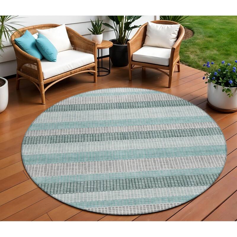 HomeRoots Striped Transitional Rectangle Outdoor Rug - 8' Round