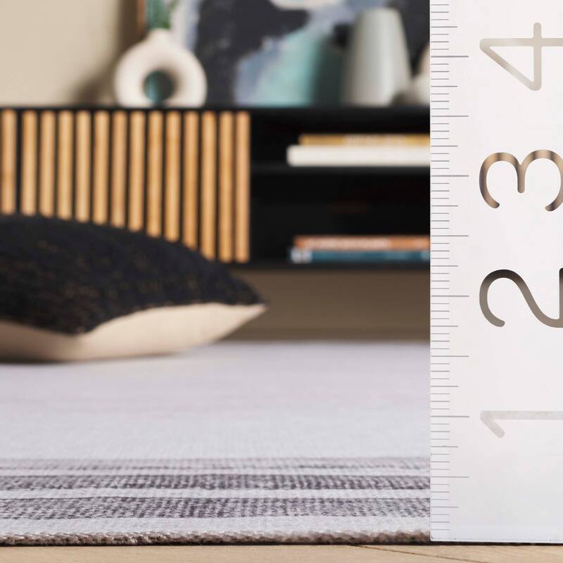 SAFAVIEH Malibu Olene Modern & Contemporary Rug