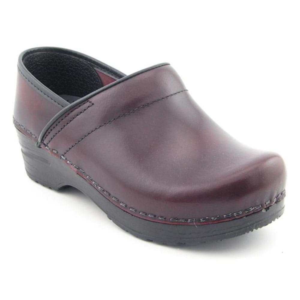 burgundy clogs