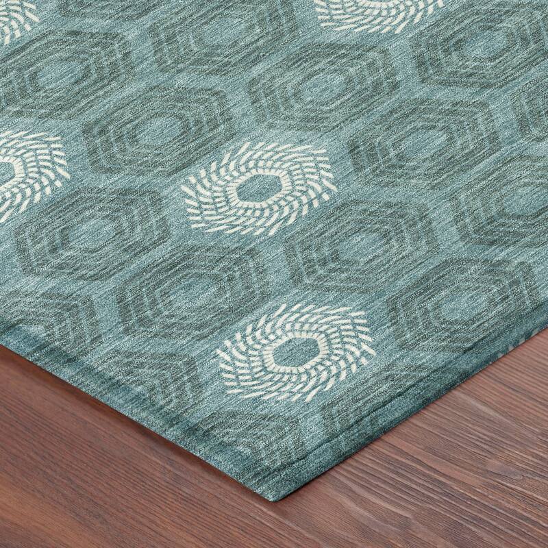 Machine Washable Indoor/ Outdoor Modern Hugoton Chantille Rug