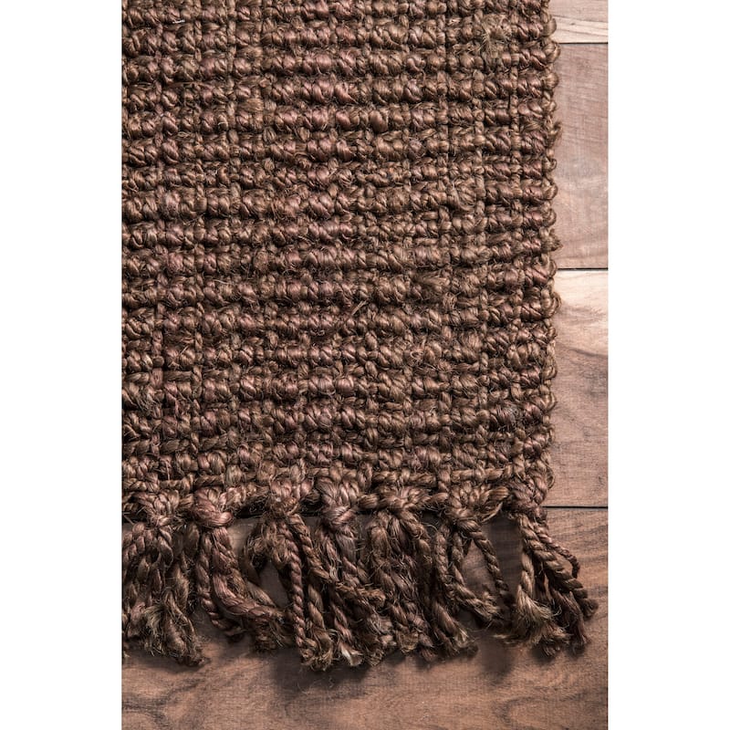 Nuloom Delilah Solid Chunky Jute Tassel Area Rug