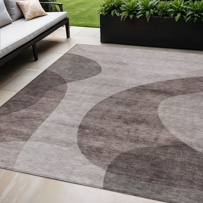 HomeRoots Abstract Transitional Rectangle Outdoor Rug - 5' X 8'
