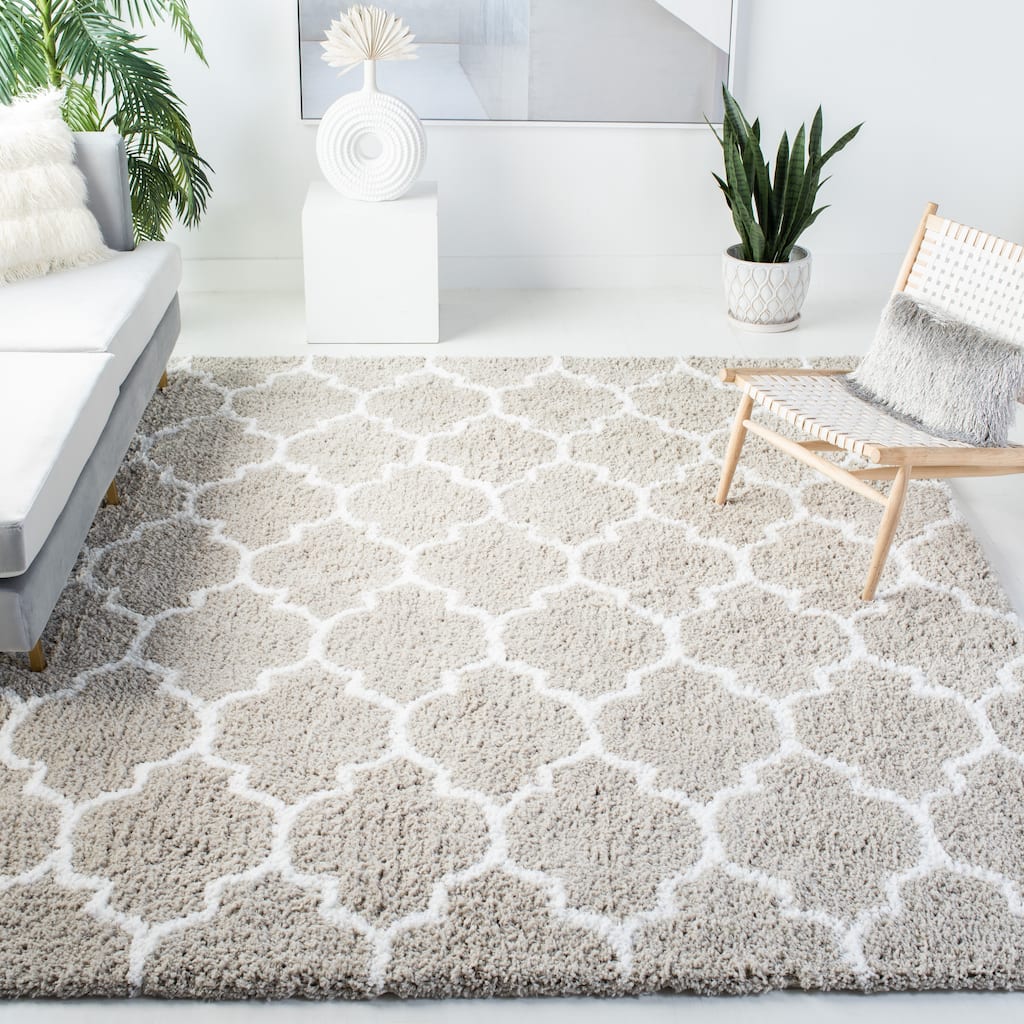 SAFAVIEH Handmade Toronto Shag Lizeth Polyester Rug
