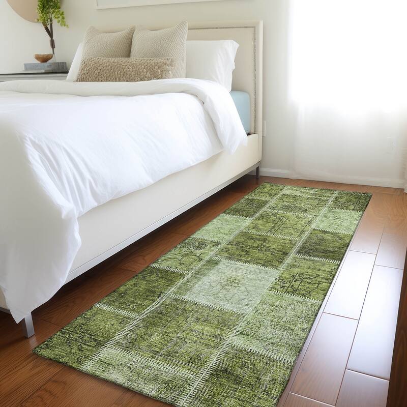 Machine Washable Indoor/ Outdoor Chantille Traditional Patchwork Rug