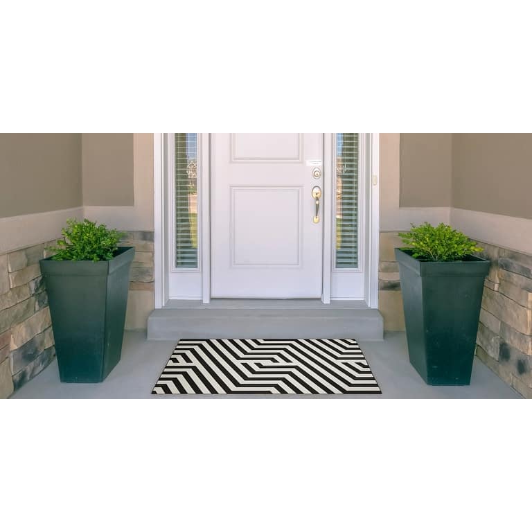 Indoor/Outdoor Water Resistant Delray Ivory & Blue Washable Area Rug Washable Area Rug - 2' x 3'