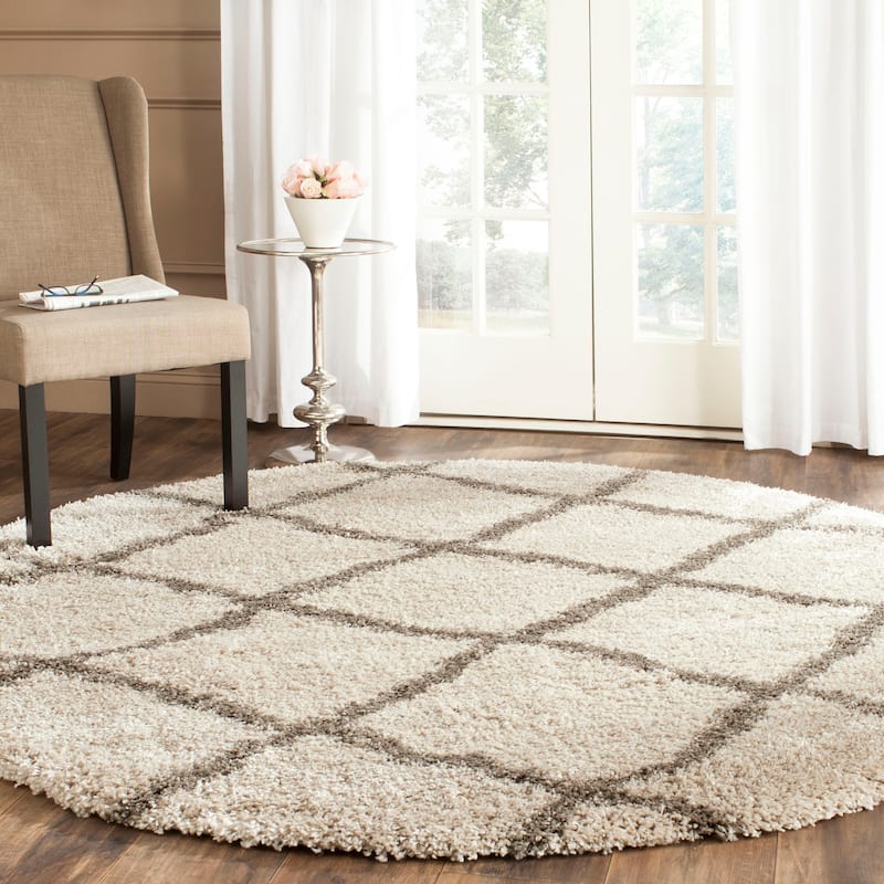 SAFAVIEH Belize Shag Erlgard Rug - 6'7" Round - Taupe/Grey