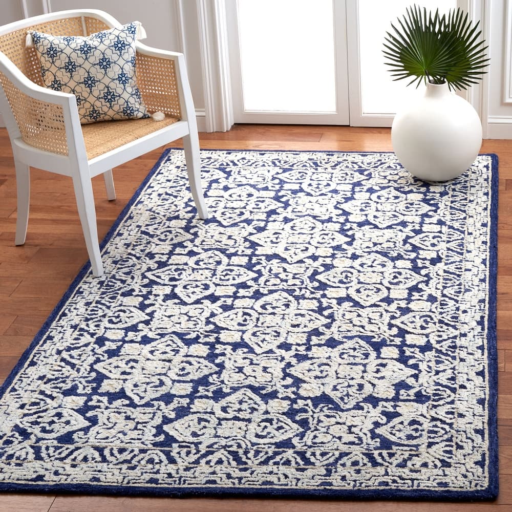 SAFAVIEH Handmade Aspen Graciosa Floral Wool Rug