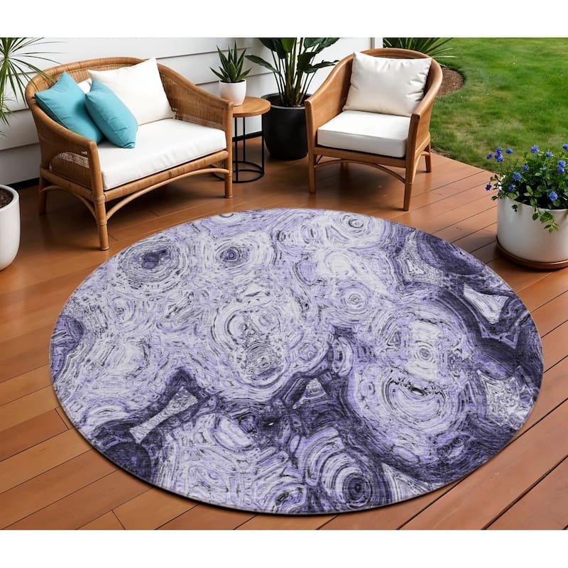 HomeRoots Abstract Transitional Rectangle Outdoor Rug - 8' Round