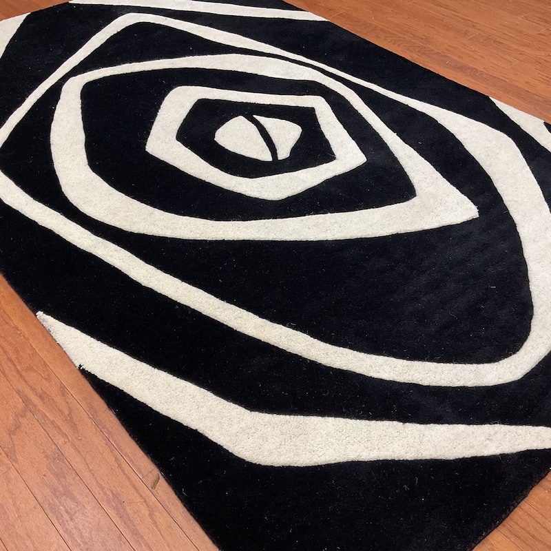 HERAT ORIENTAL Handmade Tibetan Wool Rug - 5' x 8'