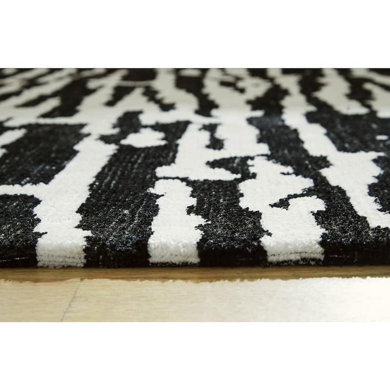 Signature Design by Ashley Bramshaw Black/Ivory Rug