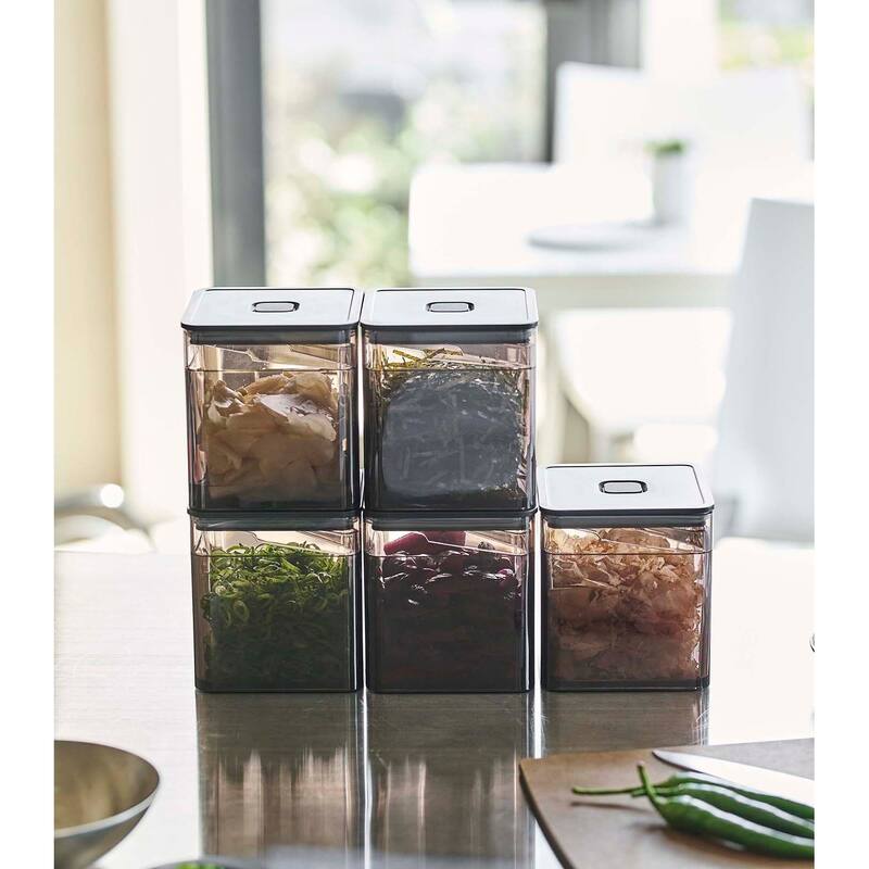 Yamazaki Home Vacuum-Sealing Food Container - Two Styles, Polypropylene, Tongs, 500ml - L 3.62 x W 3.62 x H 4.02 inches