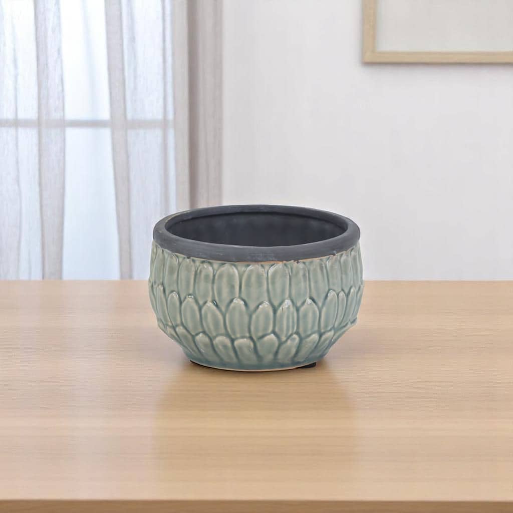 HomeRoots Blue Ceramic 37 Ounce Round Distressed Pot Planter - 6.50 in. x 3.75 in. x 6.50 in.