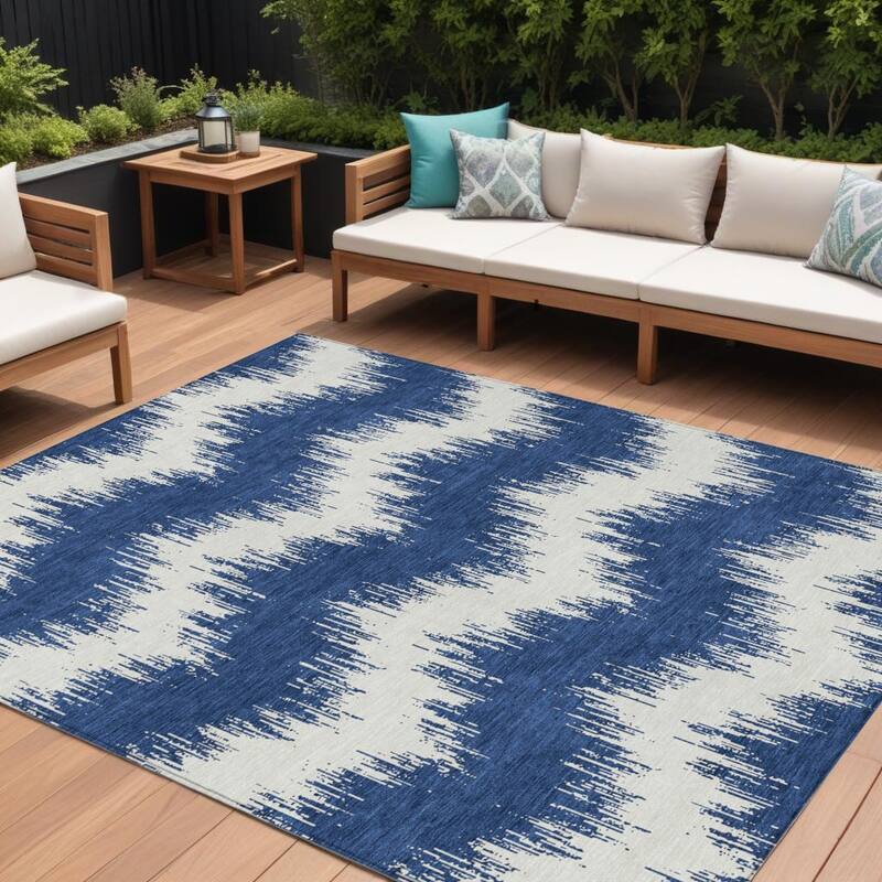 HomeRoots Chevron Transitional Rectangle Outdoor Rug - 8' X 10'