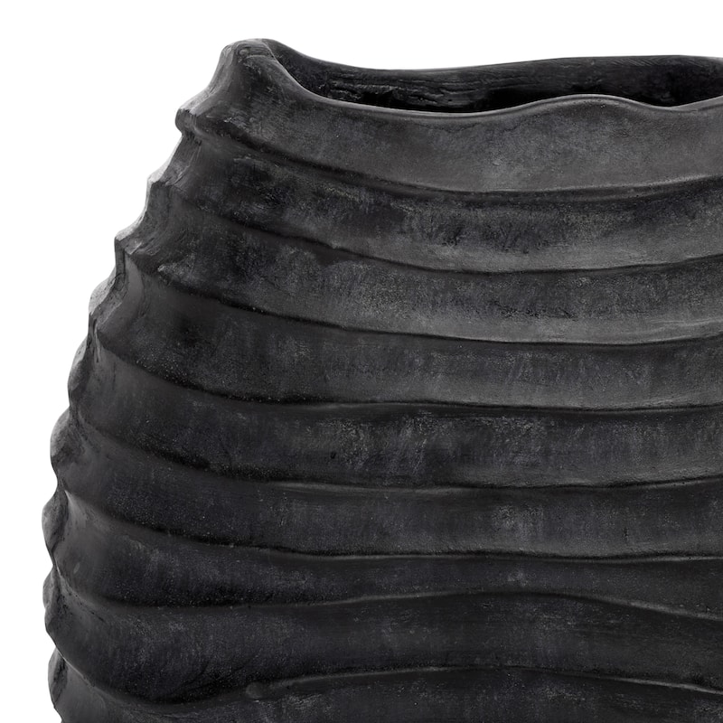 SAFAVIEH Outdoor Patio Furniture Damian Planter Pot - 10"W x 9"D x 17"H