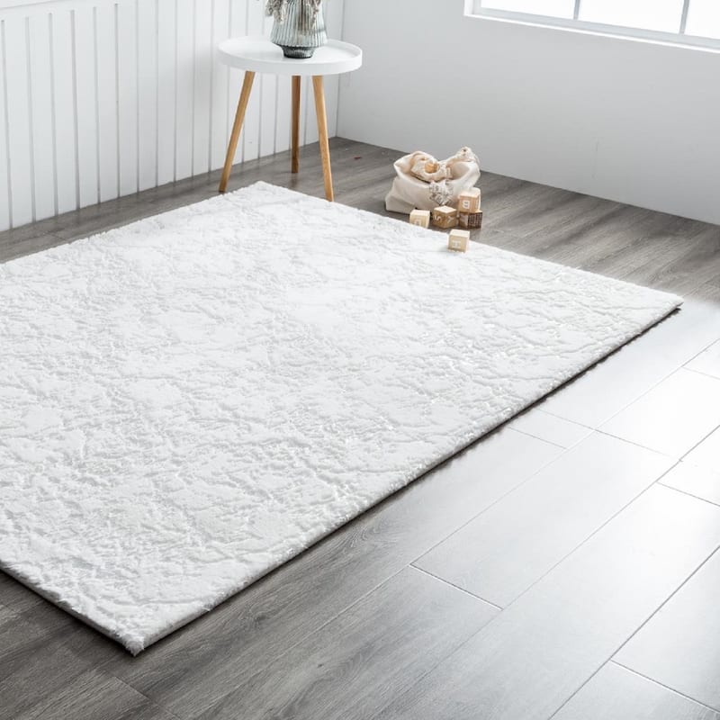 Chryso Collection Abstract Faux-Fur Rug with Foil